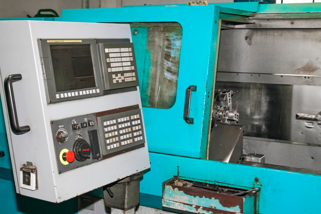 Injection mold tooling for cartridge production
